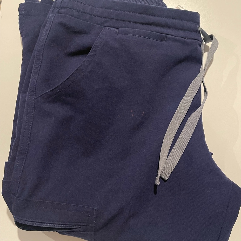 Figs Yola scrub - flawed XS